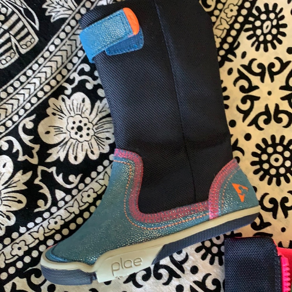 NWOT Plae boots